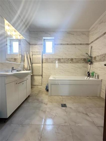 Casa S+P+1E cu Teren de 854 mp, Pretabila pentru Doua Familii