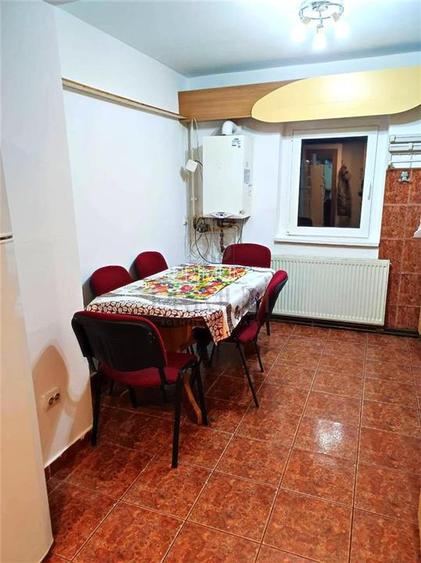 LIPOVEI - PARTER - 4 CAMERE - 2 BAI - 2 BALCOANE - CENTRALA PROPRIE - BOXA - 4