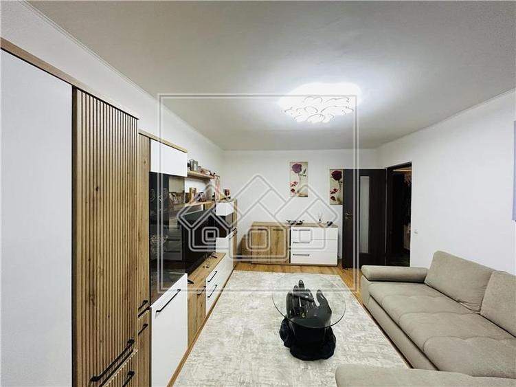 Apartament decomandat, 2 bai, 65 mp utili - Zona Turnisor