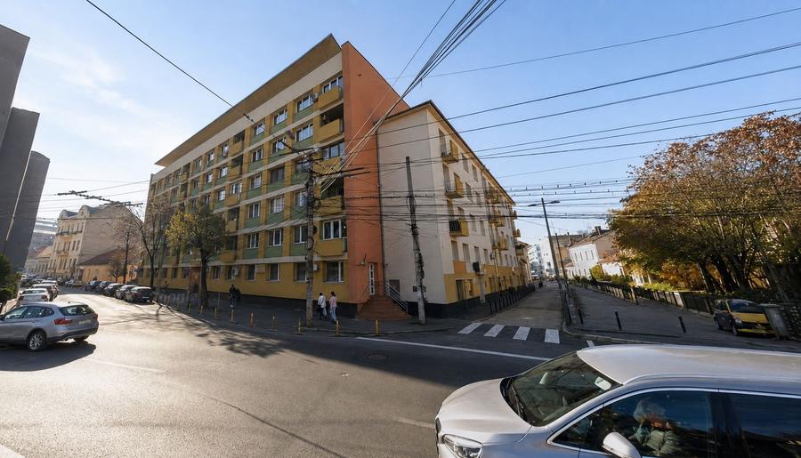 Apartament cu 2 camere de inchiriat, str Andrei Saguna, zona Centrala