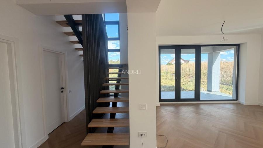 Casă finisată cu vedere la lac, 5 camere și teren de 526 mp – Corbeanca - 12
