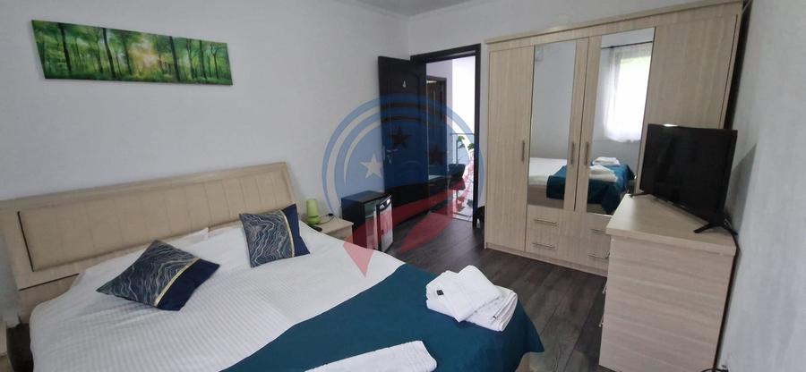 Pensiune 3 stele de vânzare în Călimănești - 8 camere + 2 A-Frame - Teren 5.574