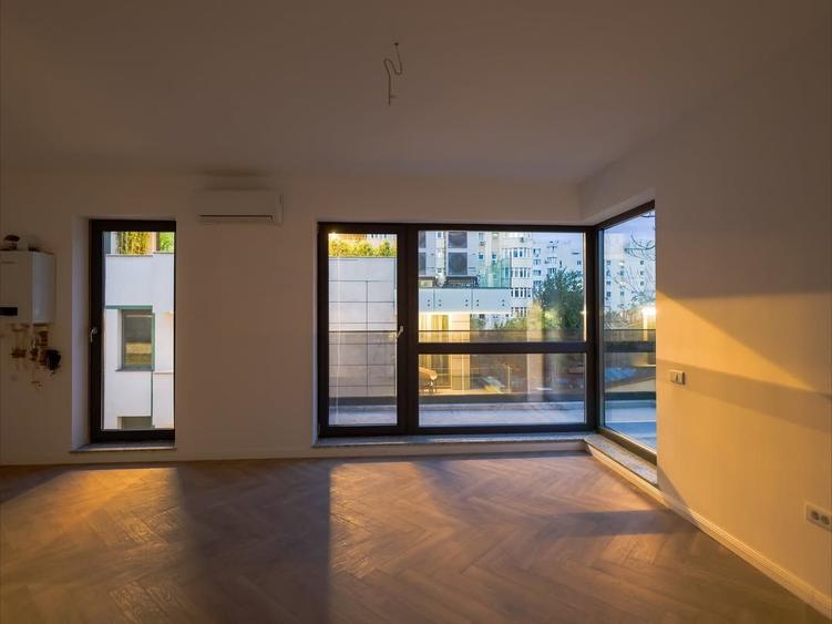 3 camere lux metrou Piata Muncii