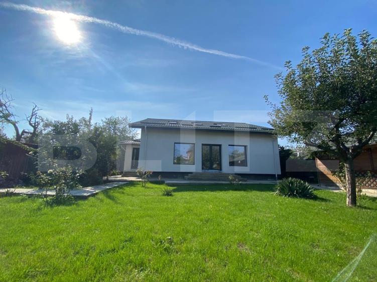 Proprietate 2 case, 223 mp, teren 1.676 mp, zona Lupeni