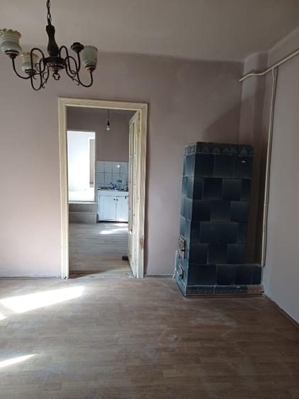 Semicentral, UMF Craiova , casa individuala + curte comuna