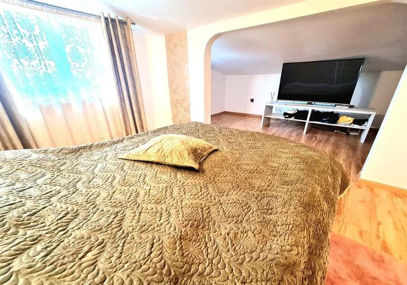 Vila SUPERBA P+M Chercea Pod Apollo, 4 camere, 300 mp, curte betonata și g