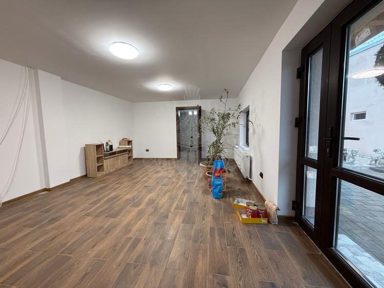 Casa noua de inchiriat, curte (zona relaxare), zona AFI Ploiesti