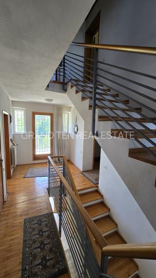 Vanzare vila P+1+M cu 5 camere, casa batraneasca , 2 garaje, teren 9249mp, - 10