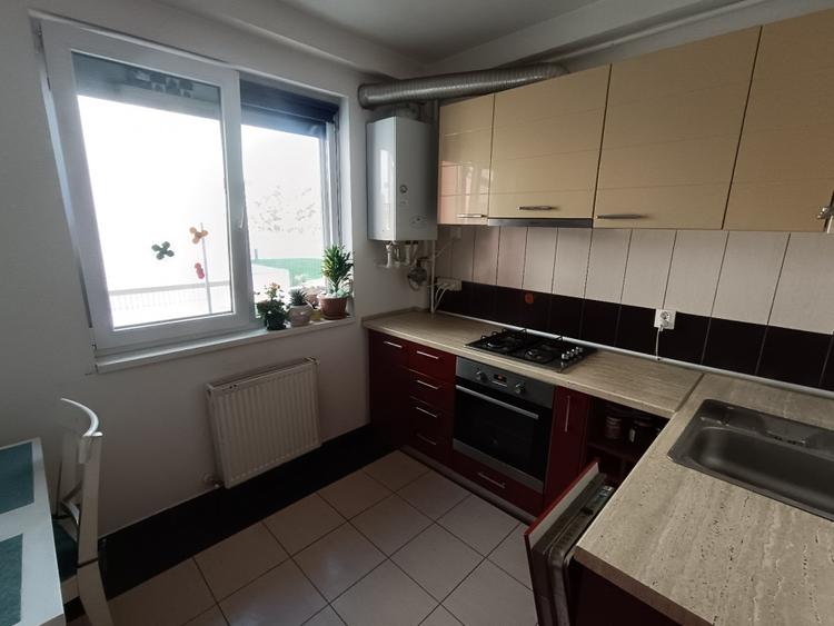 Bloc Nou/Girocului - Apartament decomandat cu 2 camere