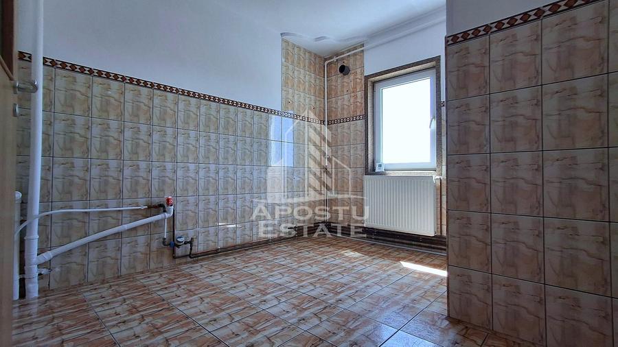 Apartament 3 camere,decomandat, nemobilat, Confectii
