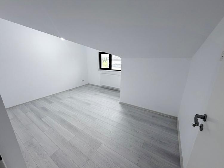 Casa la cheie P+1+M. 7 camere. Pozitie stradala