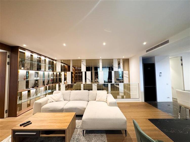 Apartament tip Duplex cu 4 camere de vanzare One Charles de Gaulle