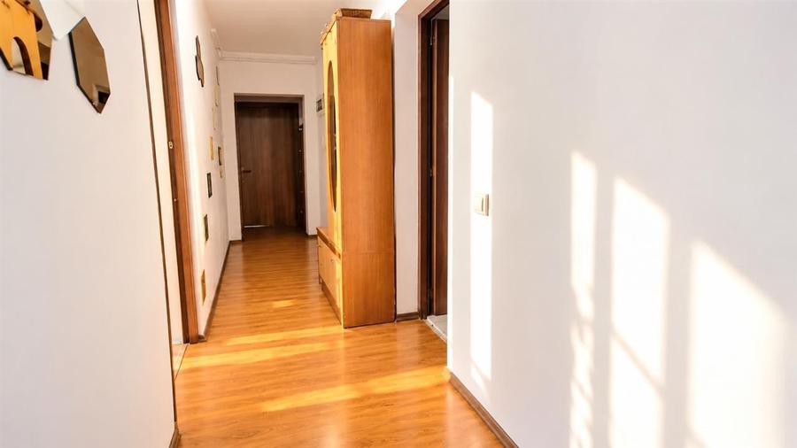 Apartament 3 camere decomandat 2 bai parcare subterana zona Terezian