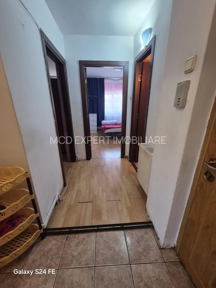 De vânzare – Apartament 3 camere, 2 băi, etaj 1 - 8