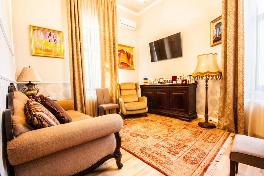 Apartament tip vila 295 mp utili, regim S+P+M, ideal birouri, clinica, avocatura