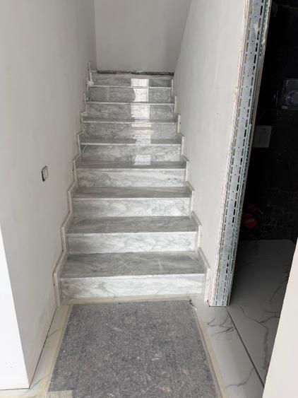 175 mp util+ pod 70 mp util  330.000 € + Tva