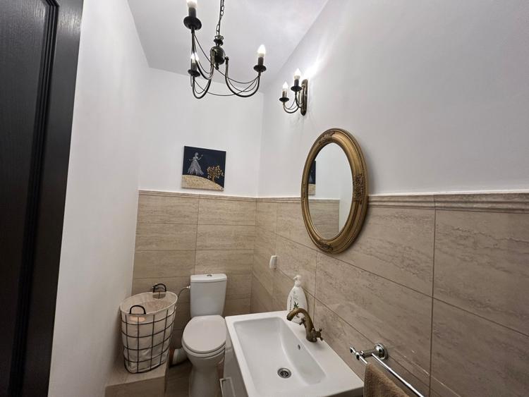 Casa de vanzare , 6 camere , 200 mp , Zona Cetate