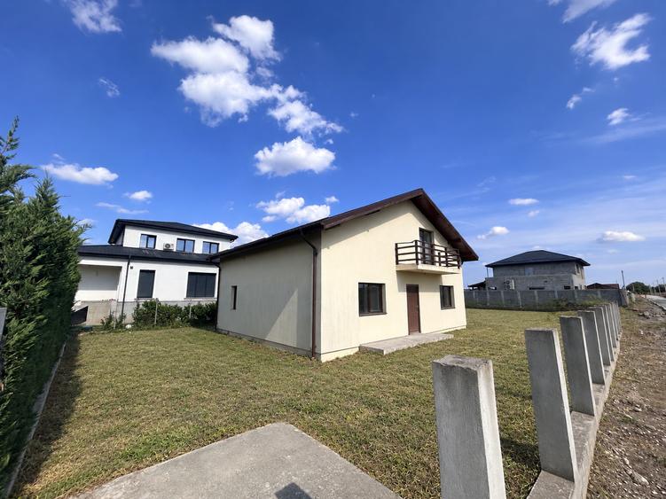Vila individuala cu 4 camere si teren de 400 mp – Domnesti, zona Teghes