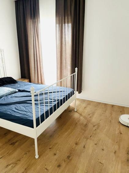 Inchiriez apartament 2 camere in Cosmopolis .