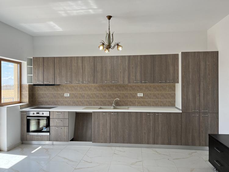Casa moderna- Frumusani Orasti. 4 camere. 500 mp teren.