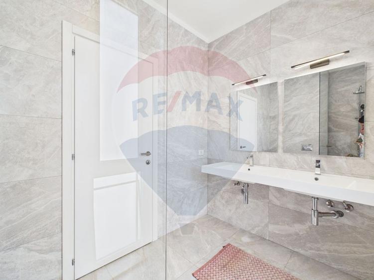 Vila eleganta cu piscina si terasa generoasa – zona Erou Iancu Nicolae