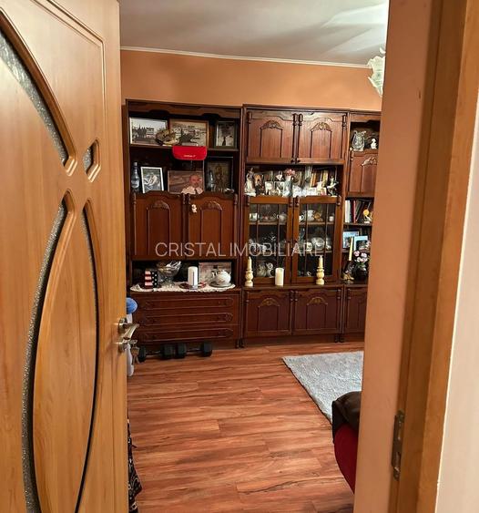 Apartament 3 camere, Decomandat. Bld. Al. Obregia, zona Vatra Dornei.