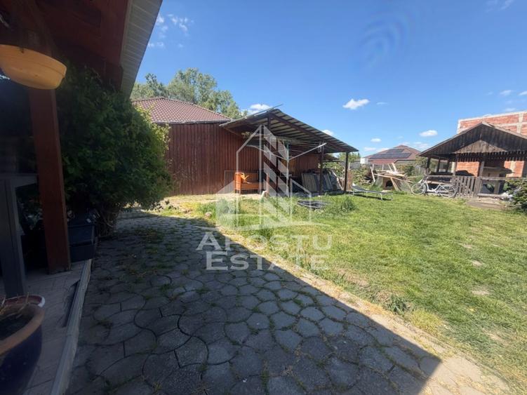 Casa individuala cu 5 camere, carport, 426mp teren in Sanandrei