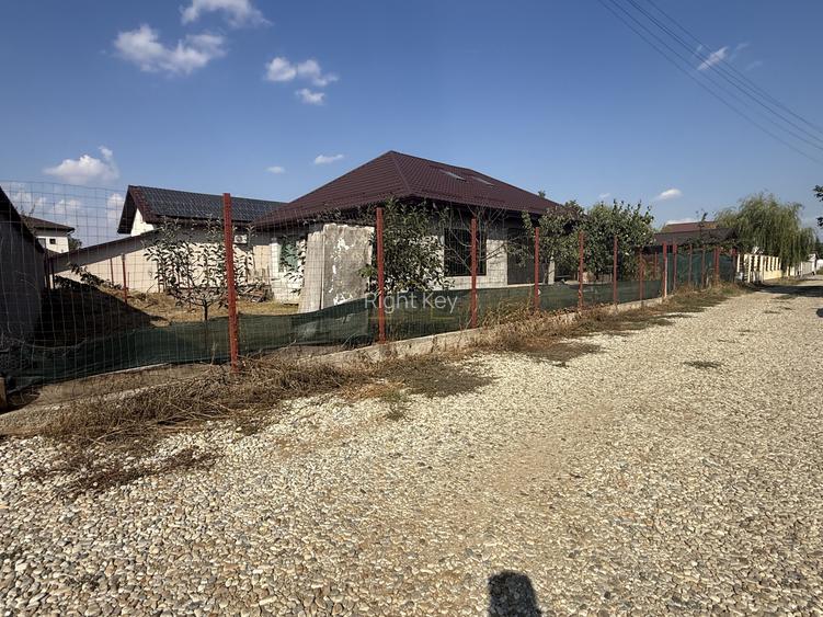 Casa Ciorogarla, P+Pod LA ROSU, T:520mp, Beci + Pod, Comision 0%