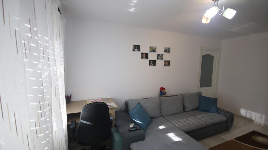 Inchiriere apartament cu 3 camere  pe bdul Cetatii