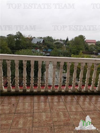 Vila cu etaj in Adunatii Copaceni, p+1+ pod + garaj + anexe, 5 camere, teren 100
