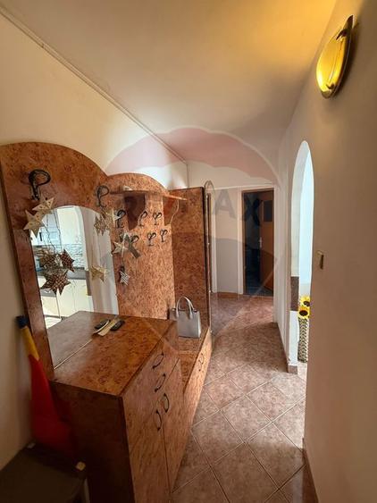 DE INCHIRIAT Apartament 2 camere cu garaj zona Europa