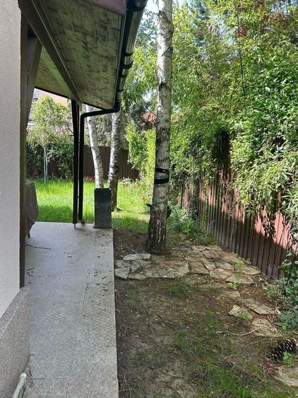 Casa cu 5 camere si garaj - la 100 ml distanta de lacul Grivita