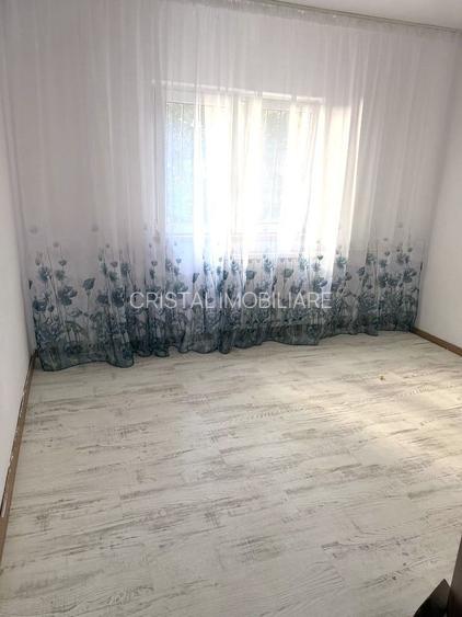 Vanzare Apartament 4 Camere intre Mall Vitan si Metrou Mihai Bravu