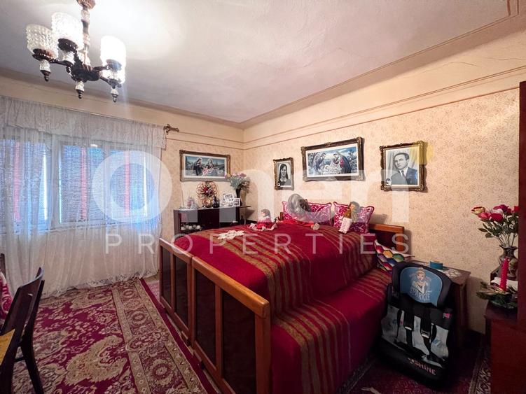 Casă bătrânească | 1500 mp teren, | Tăuții-Măgherăuș.