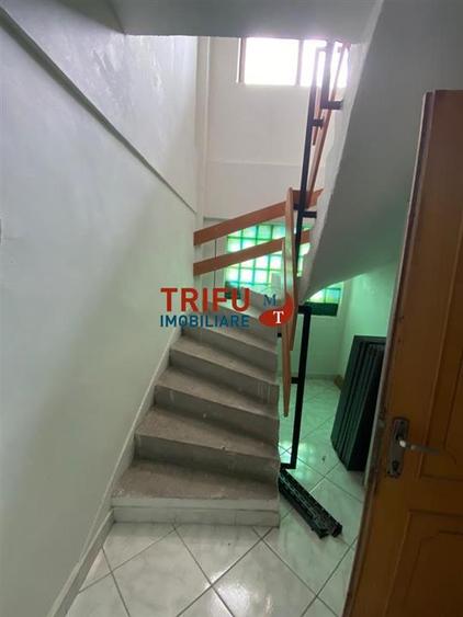 Apartament 4 camere cu scara interioara de vanzare zona Centru