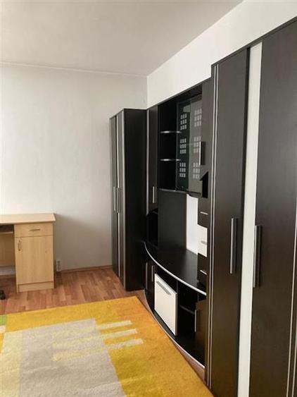 Inchiriere apartament 2 camere zona 7 Noiembrie etaj 1