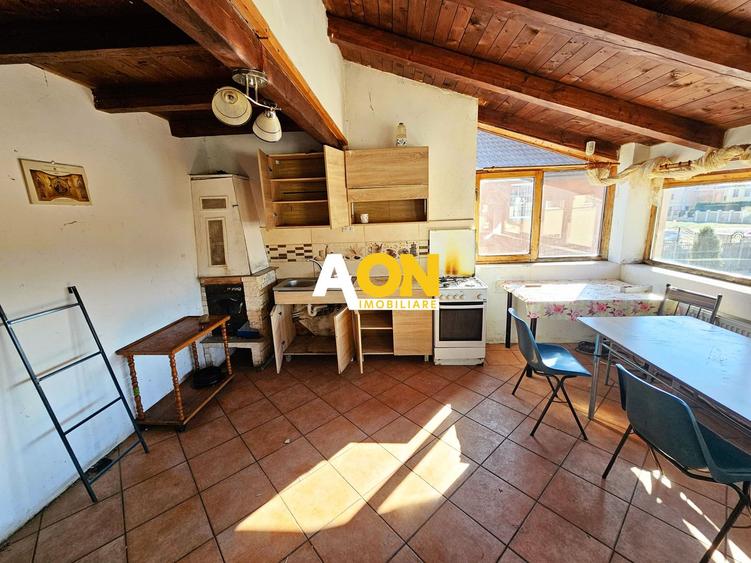 1/2 Duplex, 4 camere, 300 mp teren, toate utilitatile, Cetate