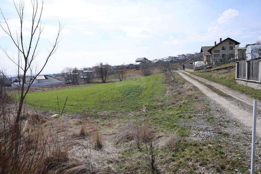 Teren 3,500mp Moara / Strada Pprincipala