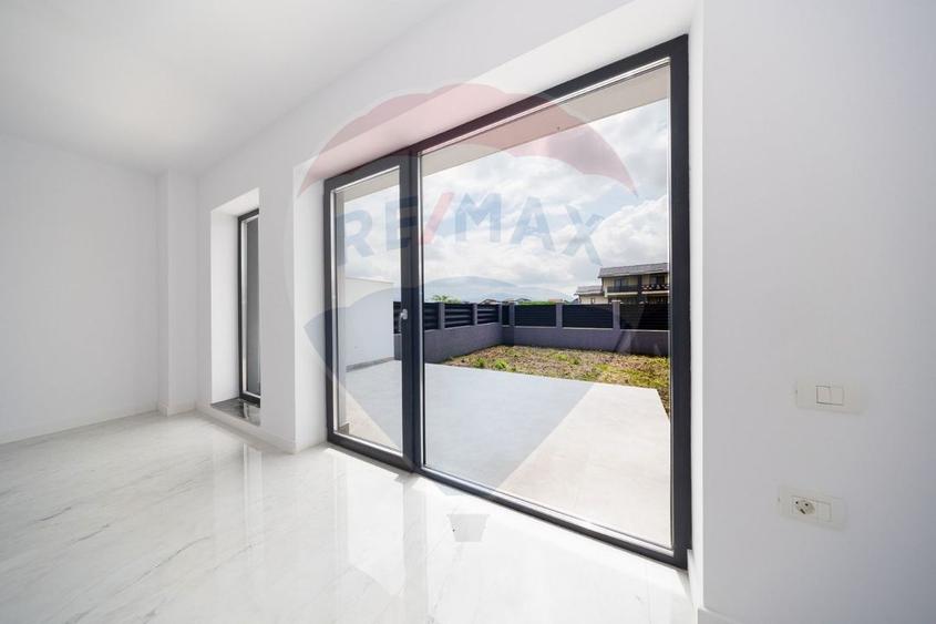 DUPLEX NOU, finisaje de calitate, curte, individuală, cartier Izvor!