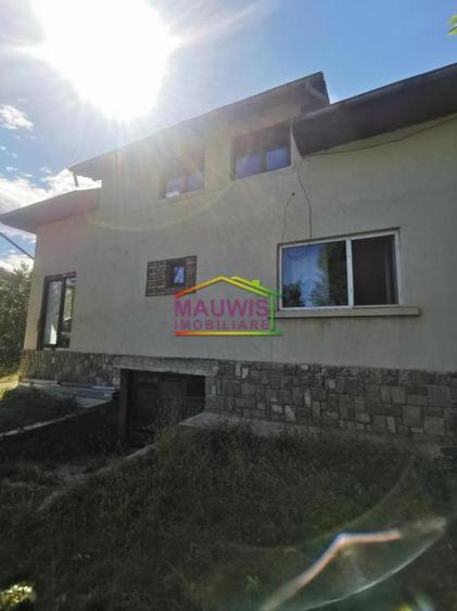 Casa P S cu teren ultracentral in Breaza - vis-a-vis de Liceul Militar