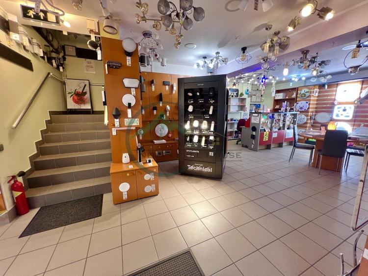 Zona comerciala si spatiu rezidential
