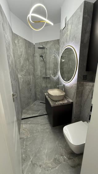 Apartament 2 camere, lux, parcare, zona Vivo