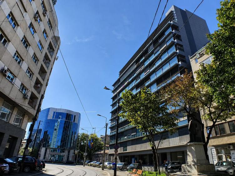 Lascar 31 Business Center