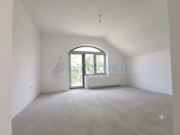 Casa de vanzare cu 4 camere in Osorhei, 1433 mp teren, Bihor