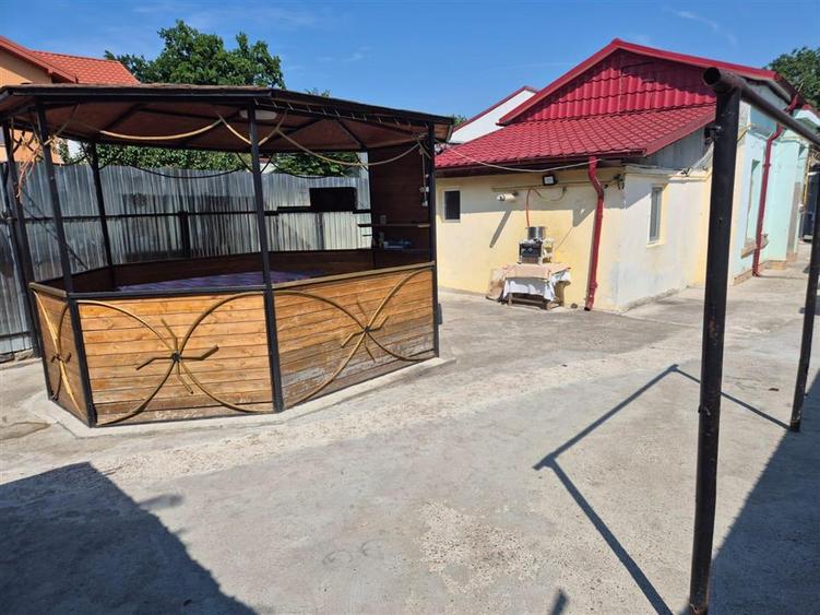 Centru, Bella Italia Poem Cafe, 4 camere din Caramida, pretabil pentru 2 famil