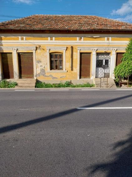 Casa 205 mp | Teren 2.379 mp | Potential comercial | Acces direct DN