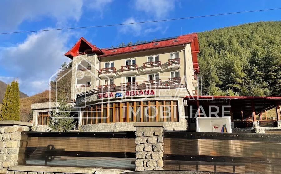 Complex turistic complet funcțional | Piscină, restaurant, 1.800 m