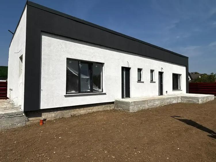 Apartament in casa pe 1 nivel- curte 80 mp Crevedia Kaufland