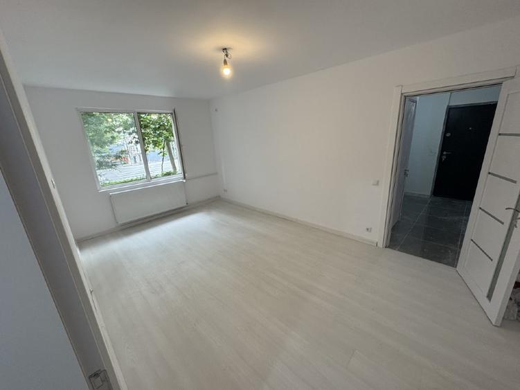 Apartament 2 camere in zona Vitan (fostul Prosper) pretabil si spatiu comercial