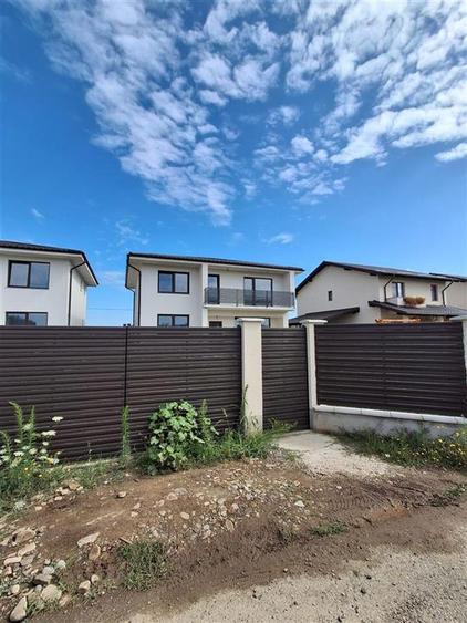 CASA P+ 1E si TEREN 400 MP DE VANZARE IN ANDRASESTI